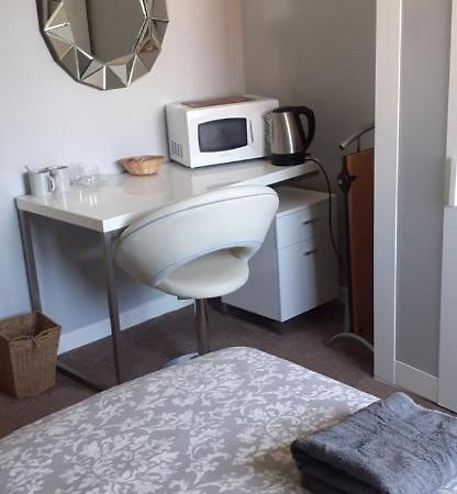 Constantine Court Homestay شيبتون ماليت المظهر الخارجي الصورة